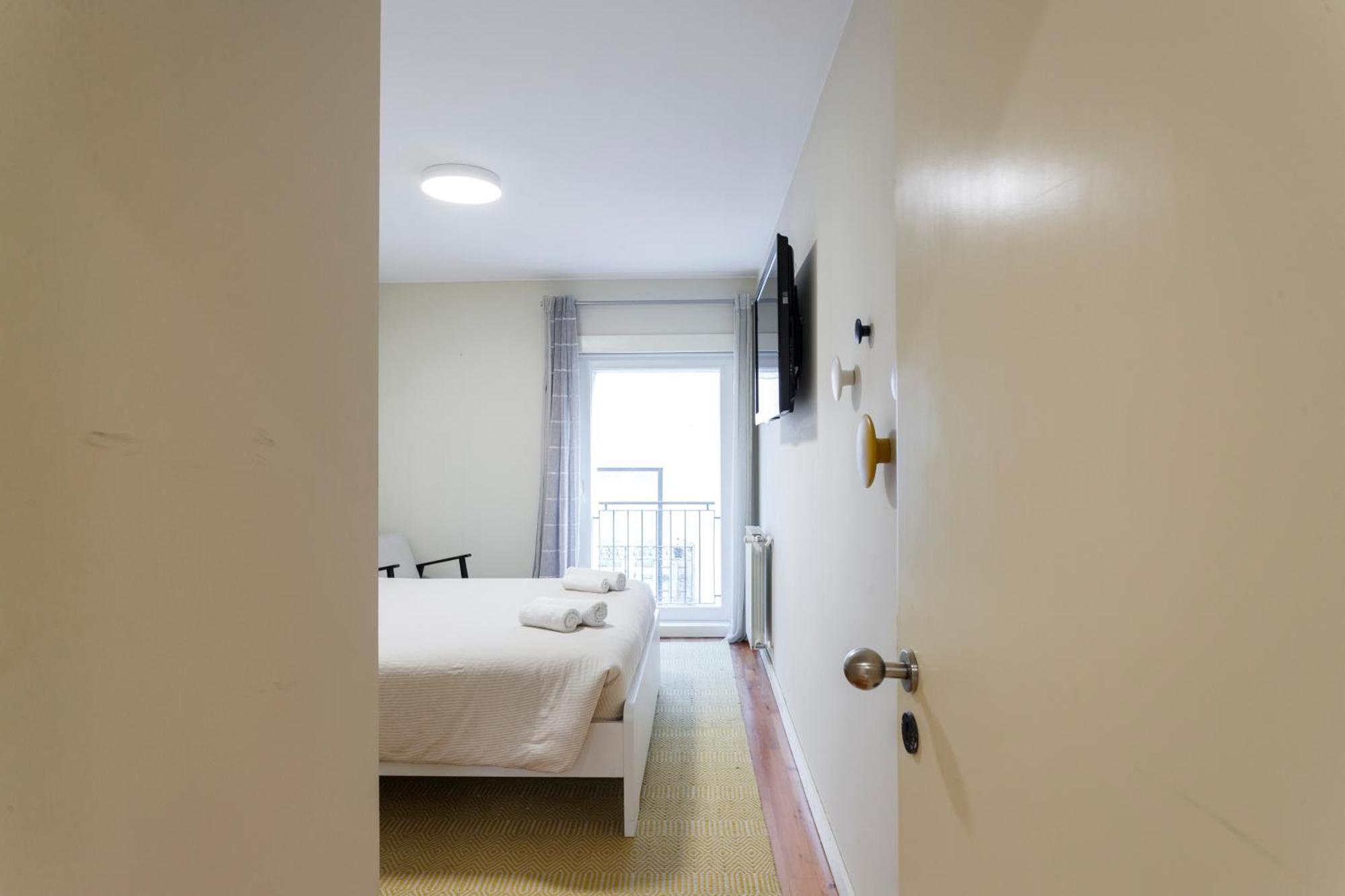 Shared Accommodation In Bairro Alto - Chiado Lisbon Bagian luar foto