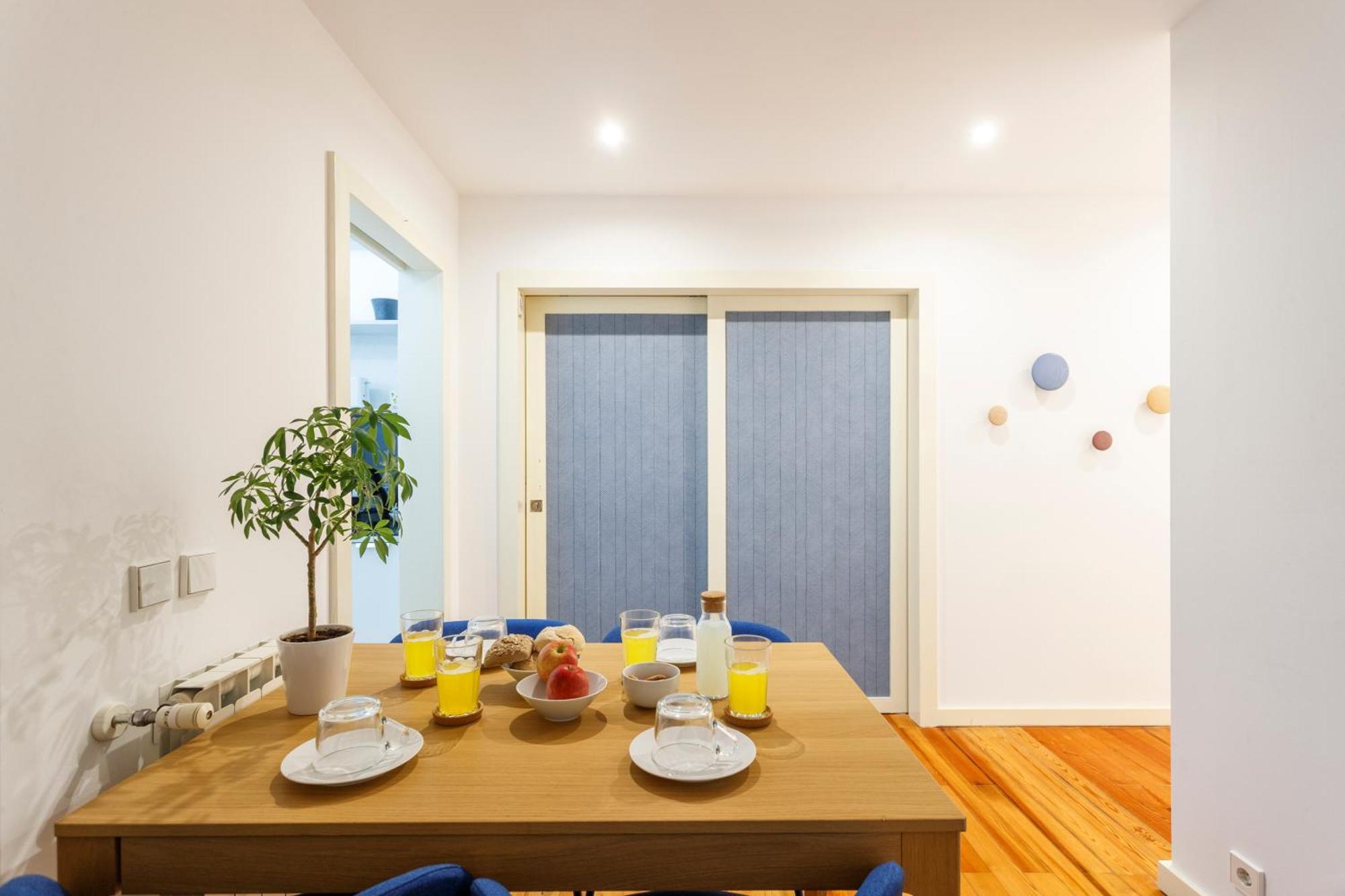 Shared Accommodation In Bairro Alto - Chiado Lisbon Bagian luar foto