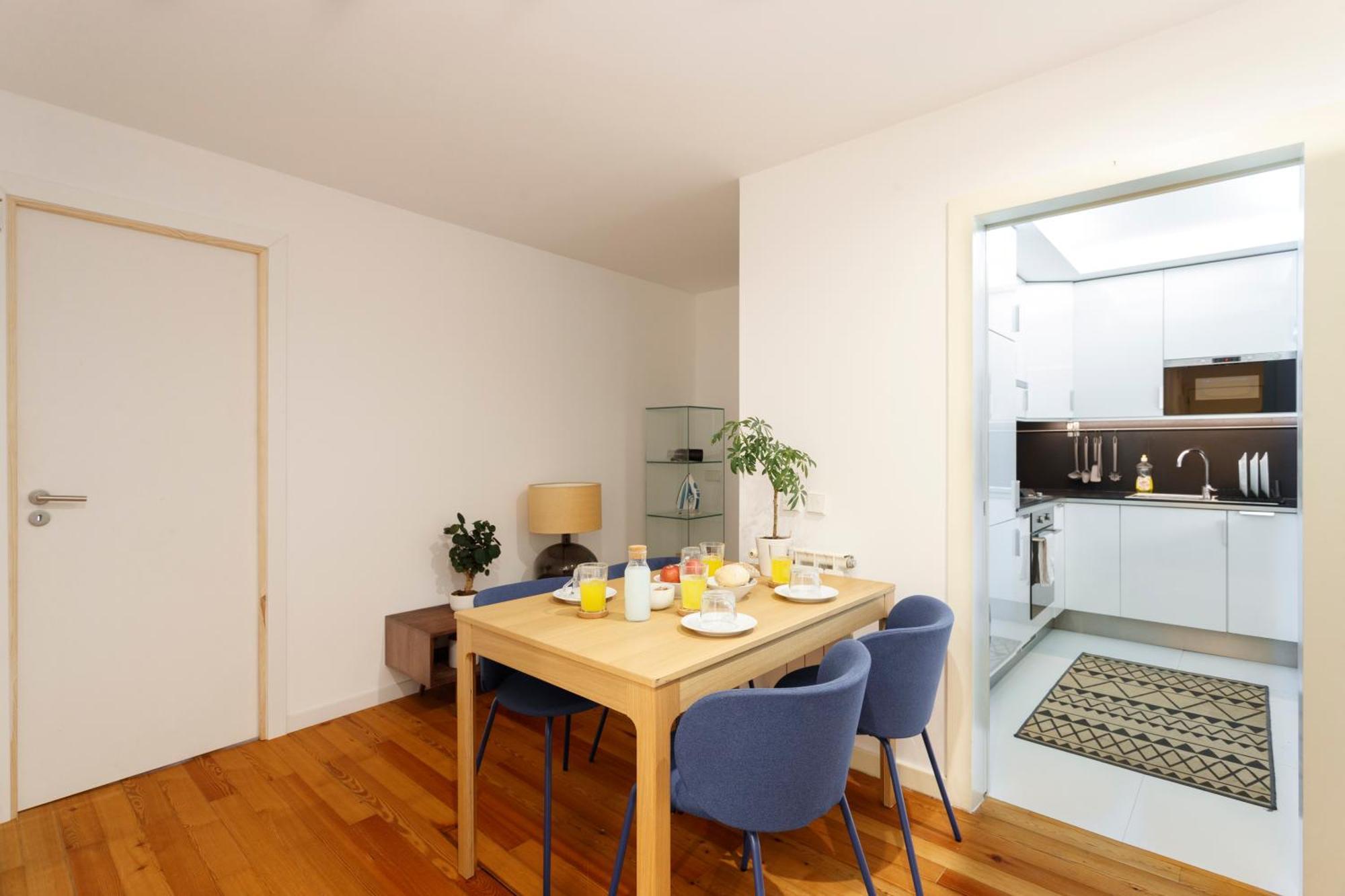 Shared Accommodation In Bairro Alto - Chiado Lisbon Bagian luar foto