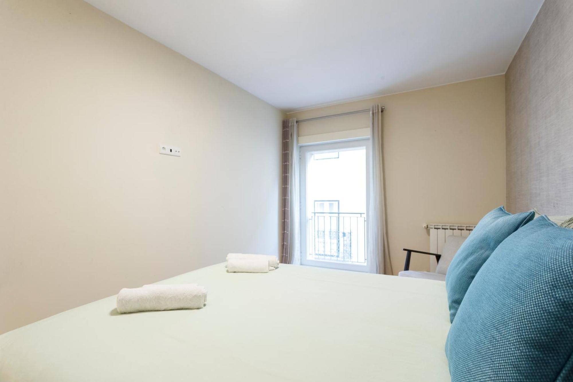 Shared Accommodation In Bairro Alto - Chiado Lisbon Bagian luar foto