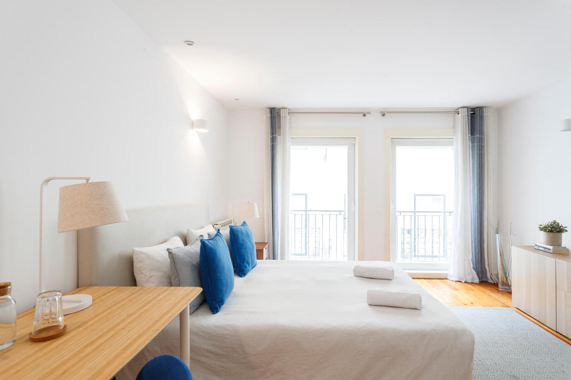 Shared Accommodation In Bairro Alto - Chiado Lisbon Bagian luar foto